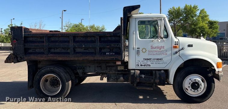 image for item EF3055 1999 International 4700 dump truck