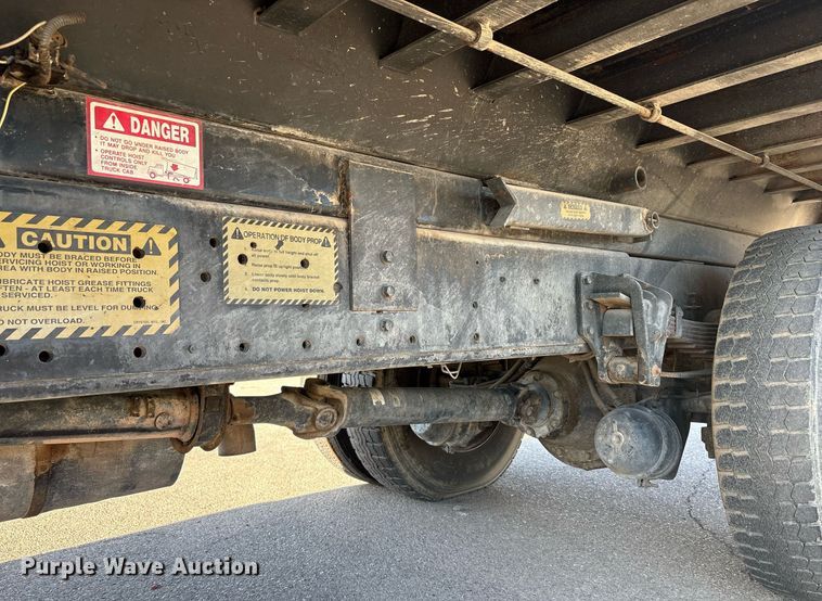 image for item EF3055 1999 International 4700 dump truck