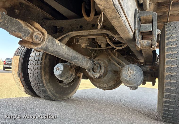 image for item EF3055 1999 International 4700 dump truck