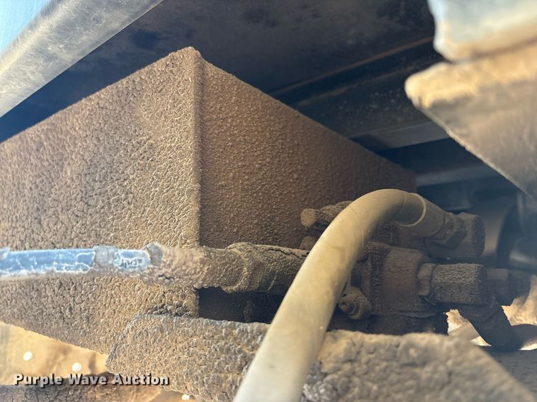 image for item EF3055 1999 International 4700 dump truck