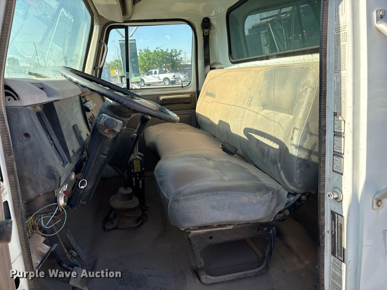 image for item EF3055 1999 International 4700 dump truck