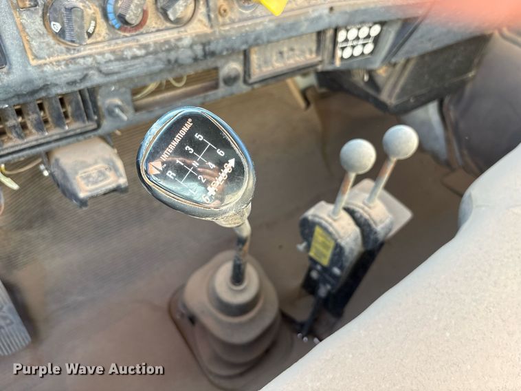 image for item EF3055 1999 International 4700 dump truck