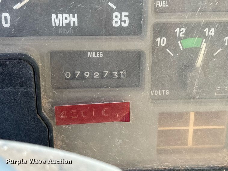 image for item EF3055 1999 International 4700 dump truck