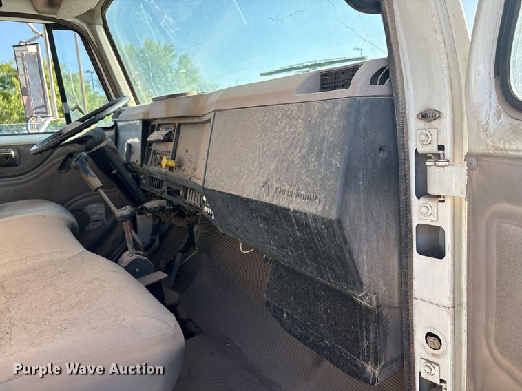 image for item EF3055 1999 International 4700 dump truck