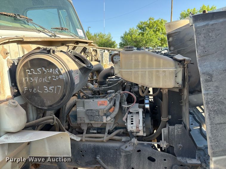 image for item EF3055 1999 International 4700 dump truck