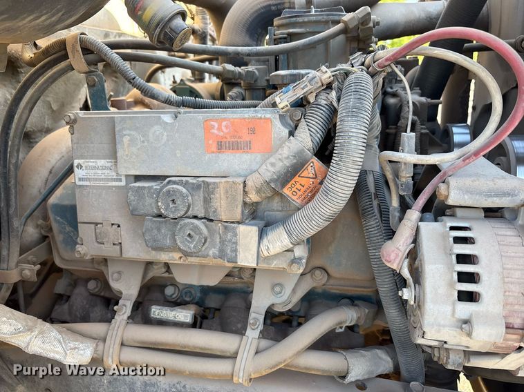 image for item EF3055 1999 International 4700 dump truck