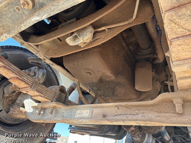 image for item EF3055 1999 International 4700 dump truck