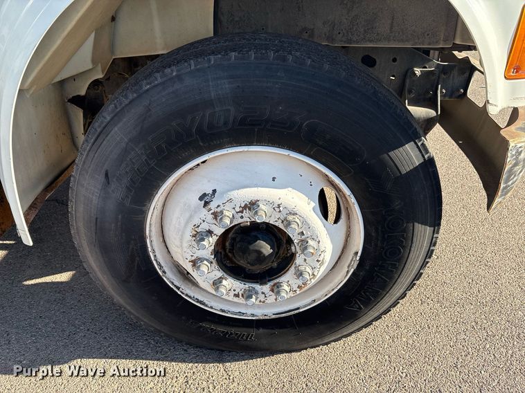 image for item EF3055 1999 International 4700 dump truck