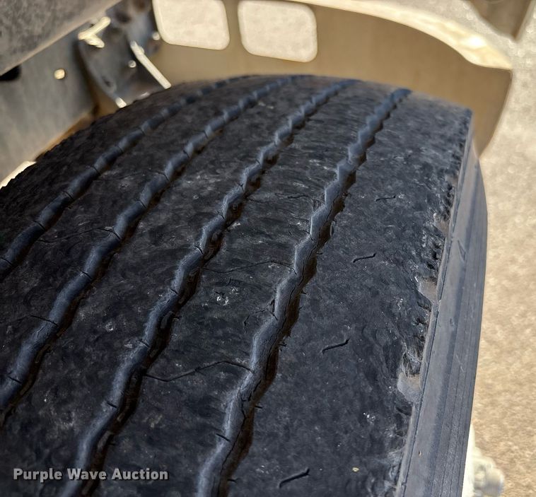 image for item EF3055 1999 International 4700 dump truck