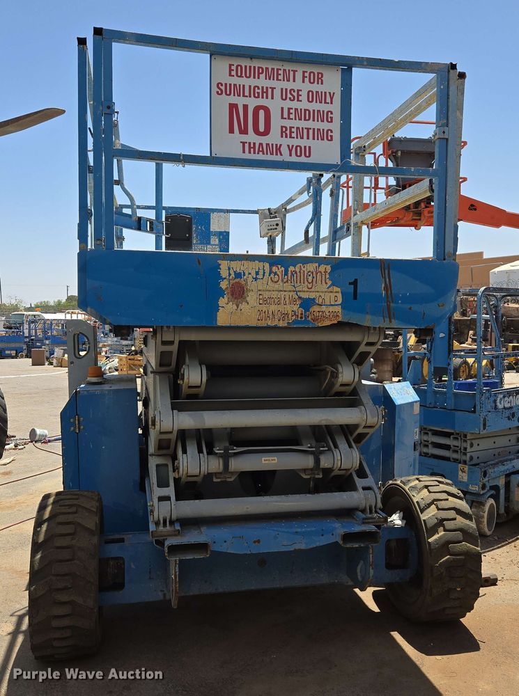 image for item EF3061 2002 Genie GS-4390 scissor lift