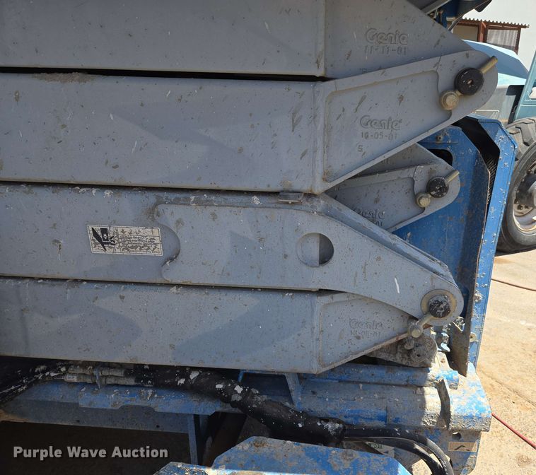 image for item EF3061 2002 Genie GS-4390 scissor lift