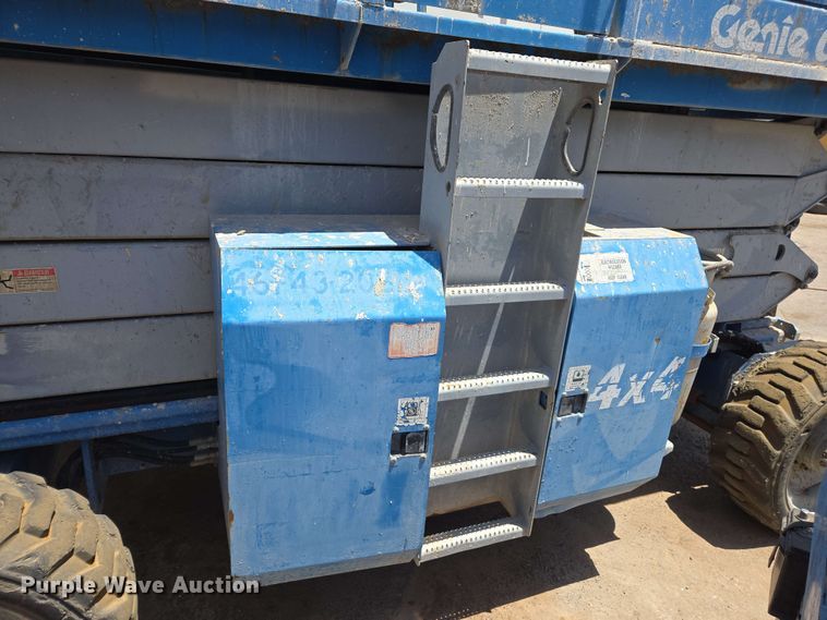 image for item EF3061 2002 Genie GS-4390 scissor lift