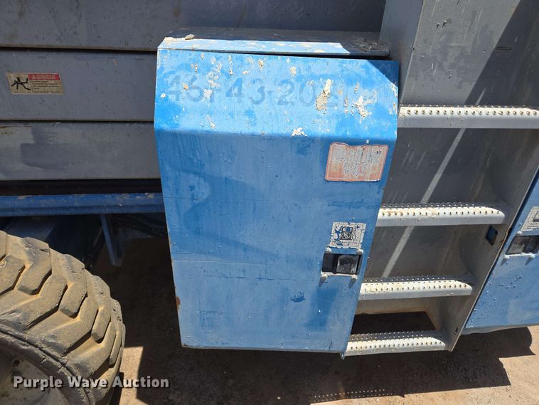 image for item EF3061 2002 Genie GS-4390 scissor lift