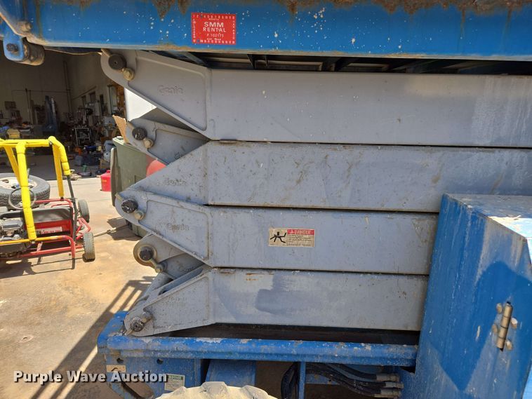 image for item EF3061 2002 Genie GS-4390 scissor lift
