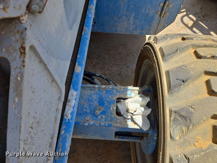 image for item EF3061 2002 Genie GS-4390 scissor lift