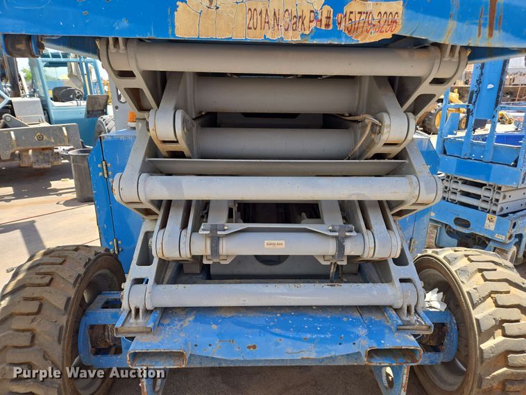 image for item EF3061 2002 Genie GS-4390 scissor lift