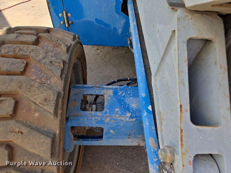 image for item EF3061 2002 Genie GS-4390 scissor lift