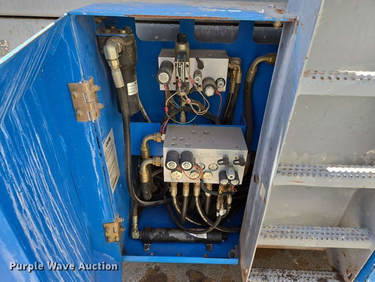 image for item EF3061 2002 Genie GS-4390 scissor lift