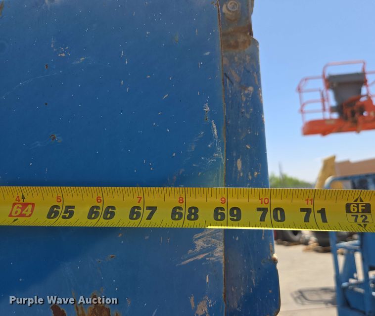 image for item EF3061 2002 Genie GS-4390 scissor lift