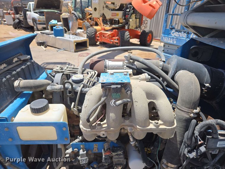 image for item EF3061 2002 Genie GS-4390 scissor lift