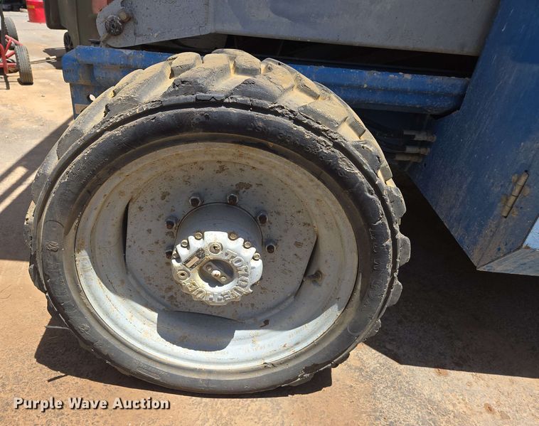 image for item EF3061 2002 Genie GS-4390 scissor lift