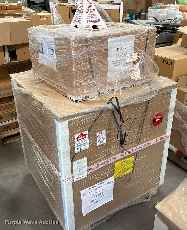 image for item EF3063 (7) pallets of light fixtures