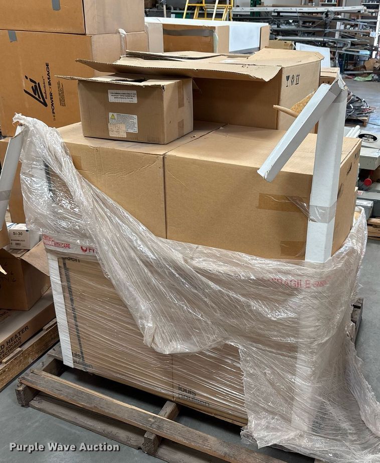 image for item EF3064 (6) pallets of light fixtures