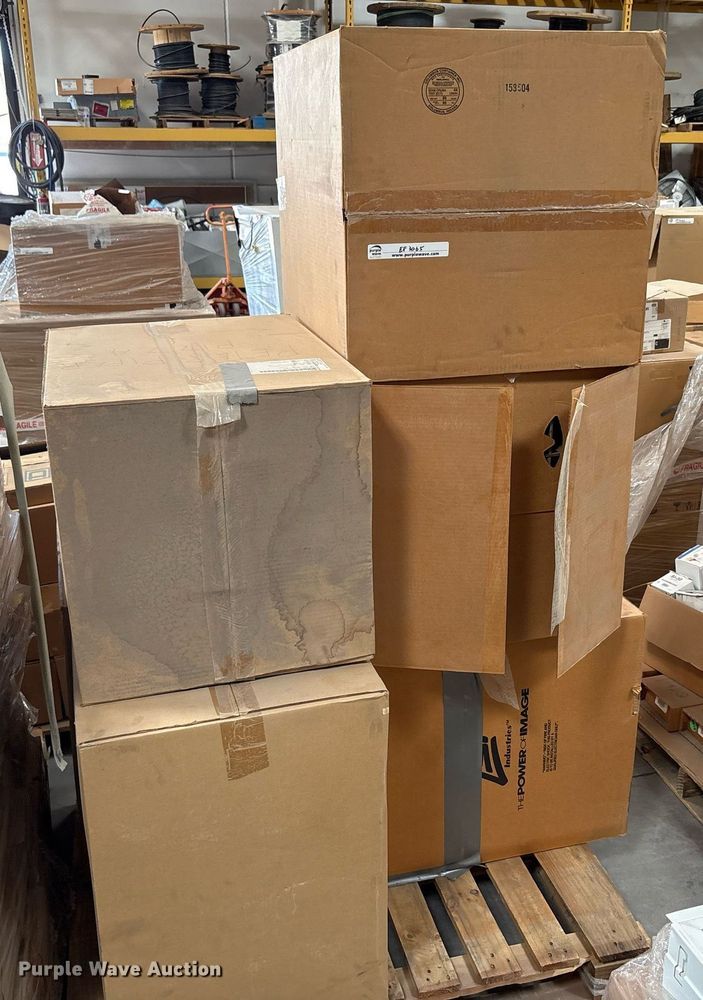 image for item EF3065 (7) pallets of light fixtures