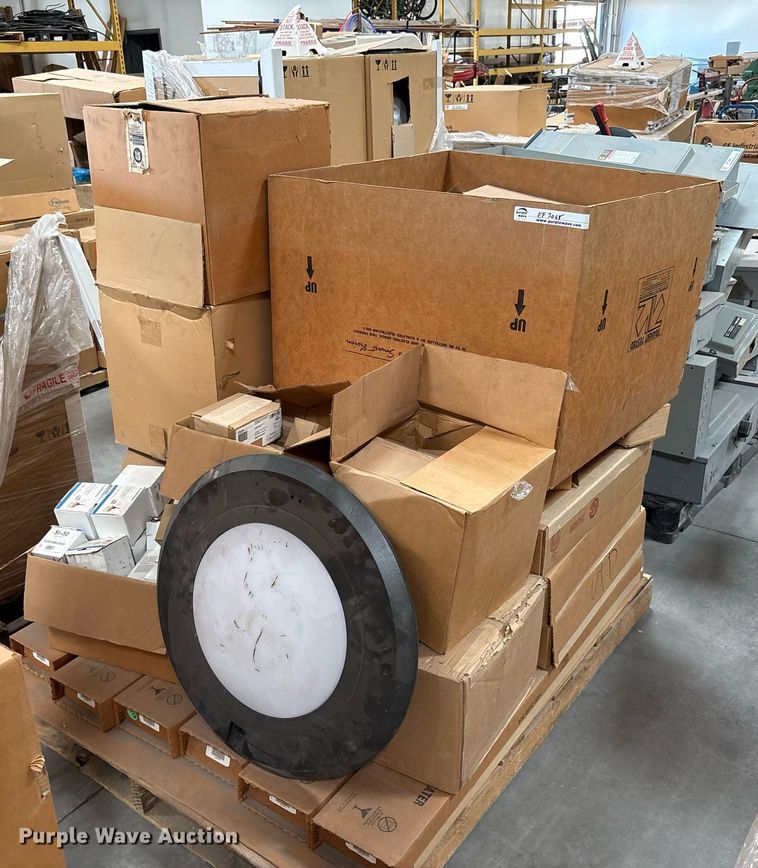 image for item EF3065 (7) pallets of light fixtures