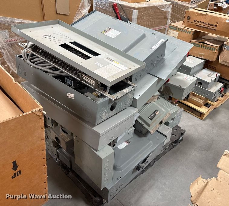 image for item EF3065 (7) pallets of light fixtures