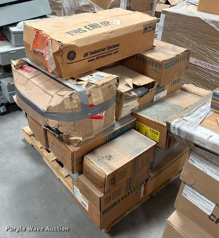 image for item EF3065 (7) pallets of light fixtures