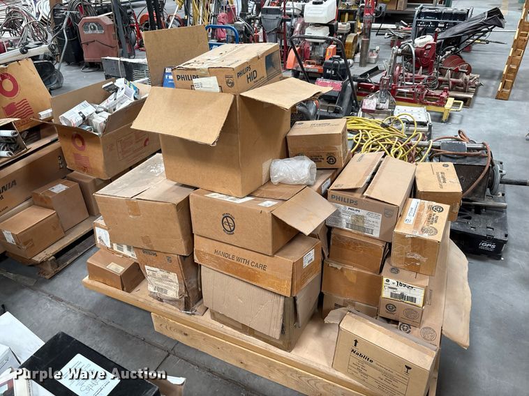 image for item EF3065 (7) pallets of light fixtures