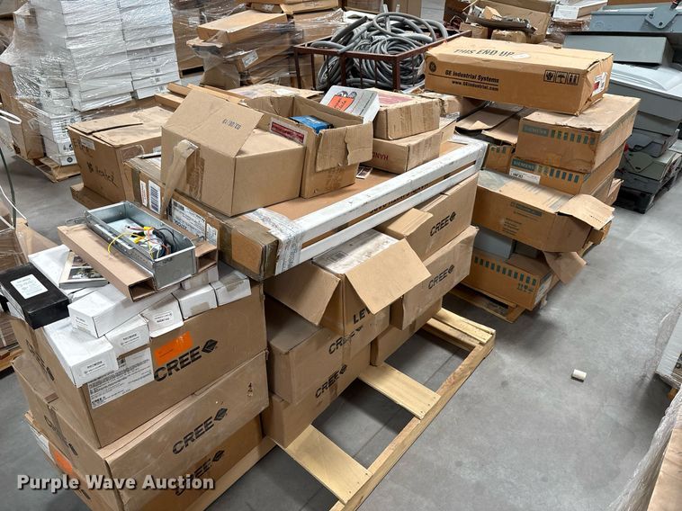 image for item EF3065 (7) pallets of light fixtures