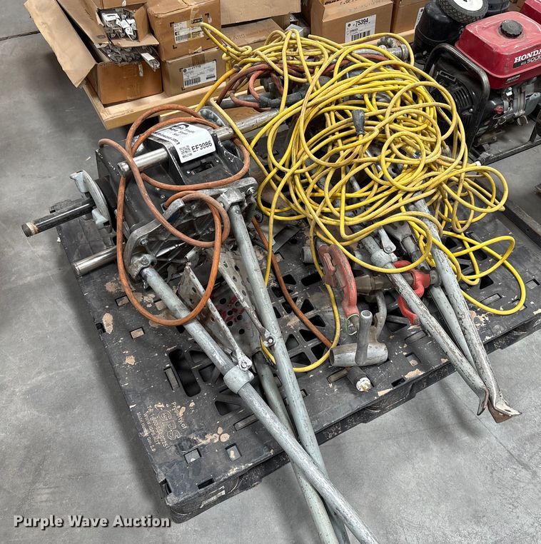 image for item EF3086 (2) pipe threading machines