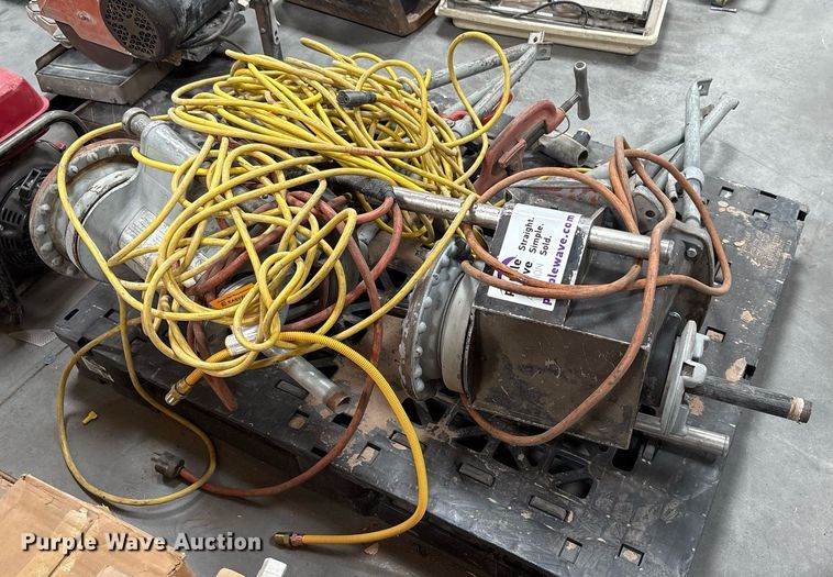 image for item EF3086 (2) pipe threading machines