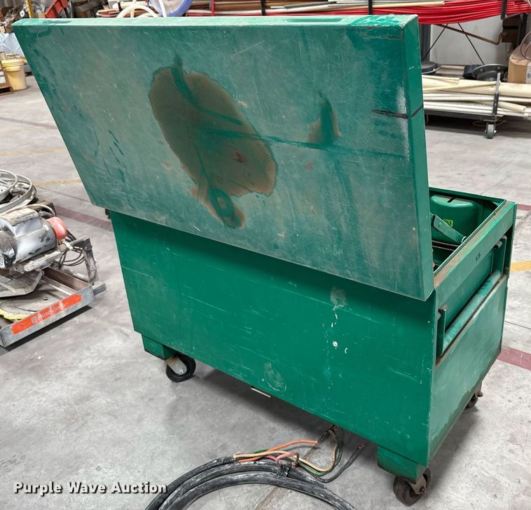 image for item EF3095 Pipe threading equipment