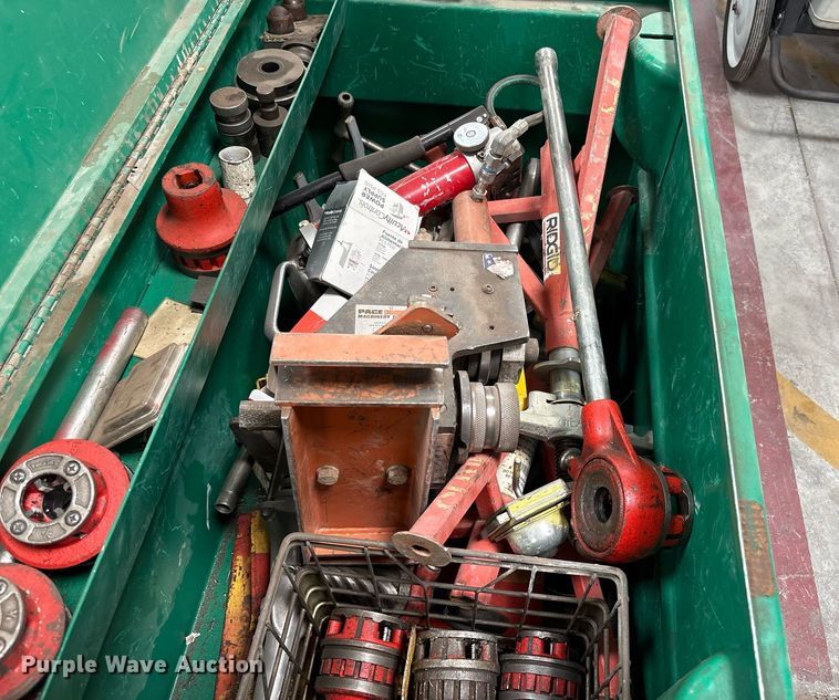 image for item EF3095 Pipe threading equipment