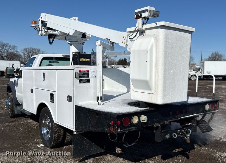 image for item EG2549 2009 Ford F450 Super Duty bucket truck