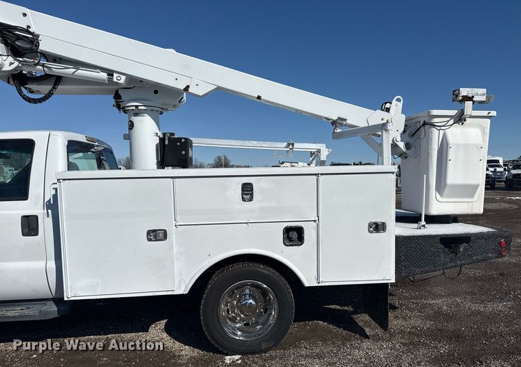 image for item EG2549 2009 Ford F450 Super Duty bucket truck