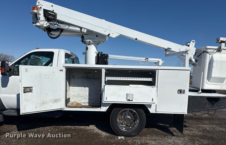 image for item EG2549 2009 Ford F450 Super Duty bucket truck