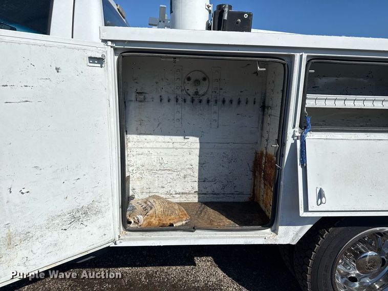 image for item EG2549 2009 Ford F450 Super Duty bucket truck