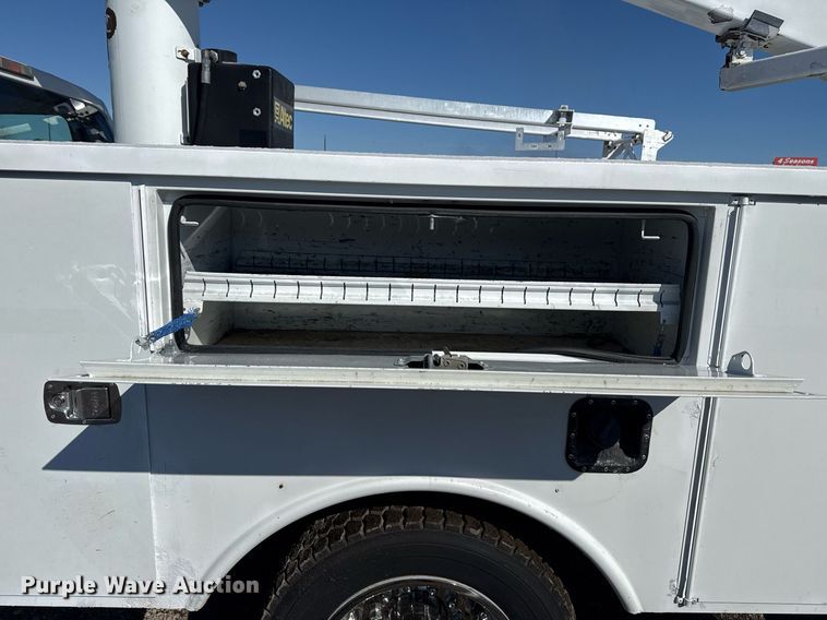 image for item EG2549 2009 Ford F450 Super Duty bucket truck