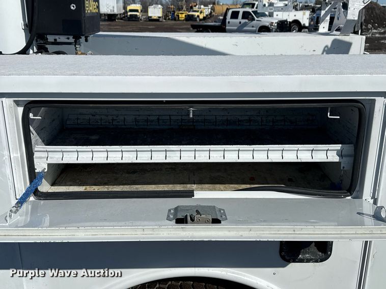 image for item EG2549 2009 Ford F450 Super Duty bucket truck