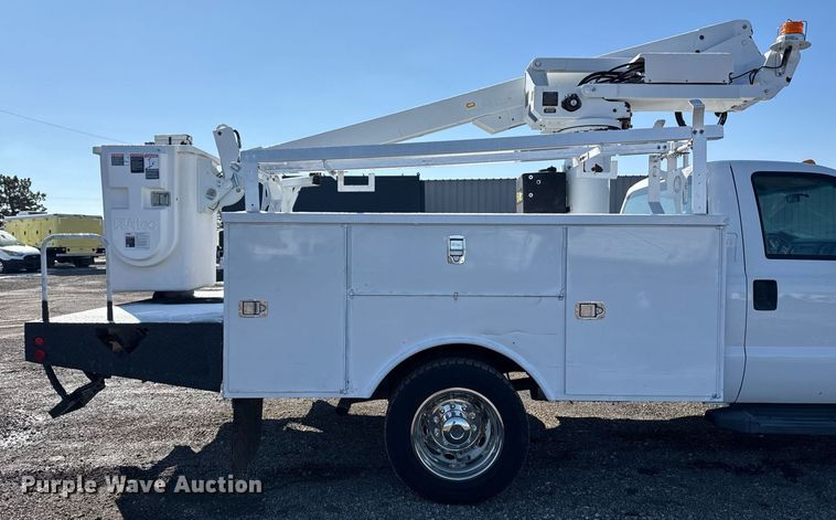 image for item EG2549 2009 Ford F450 Super Duty bucket truck
