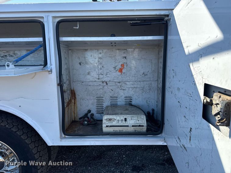 image for item EG2549 2009 Ford F450 Super Duty bucket truck