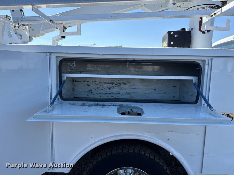 image for item EG2549 2009 Ford F450 Super Duty bucket truck