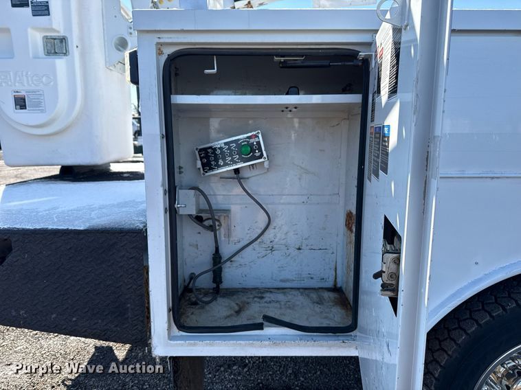 image for item EG2549 2009 Ford F450 Super Duty bucket truck