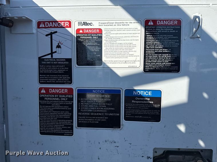 image for item EG2549 2009 Ford F450 Super Duty bucket truck