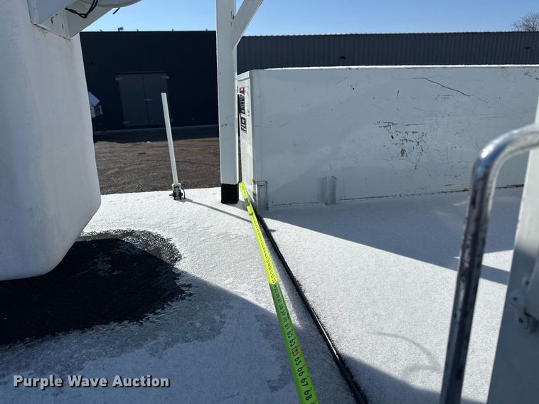 image for item EG2549 2009 Ford F450 Super Duty bucket truck