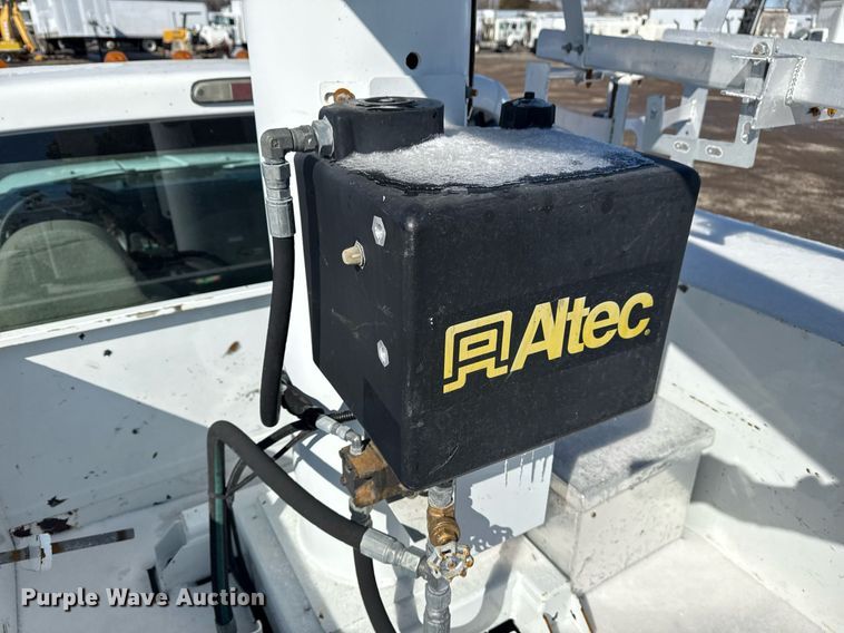 image for item EG2549 2009 Ford F450 Super Duty bucket truck